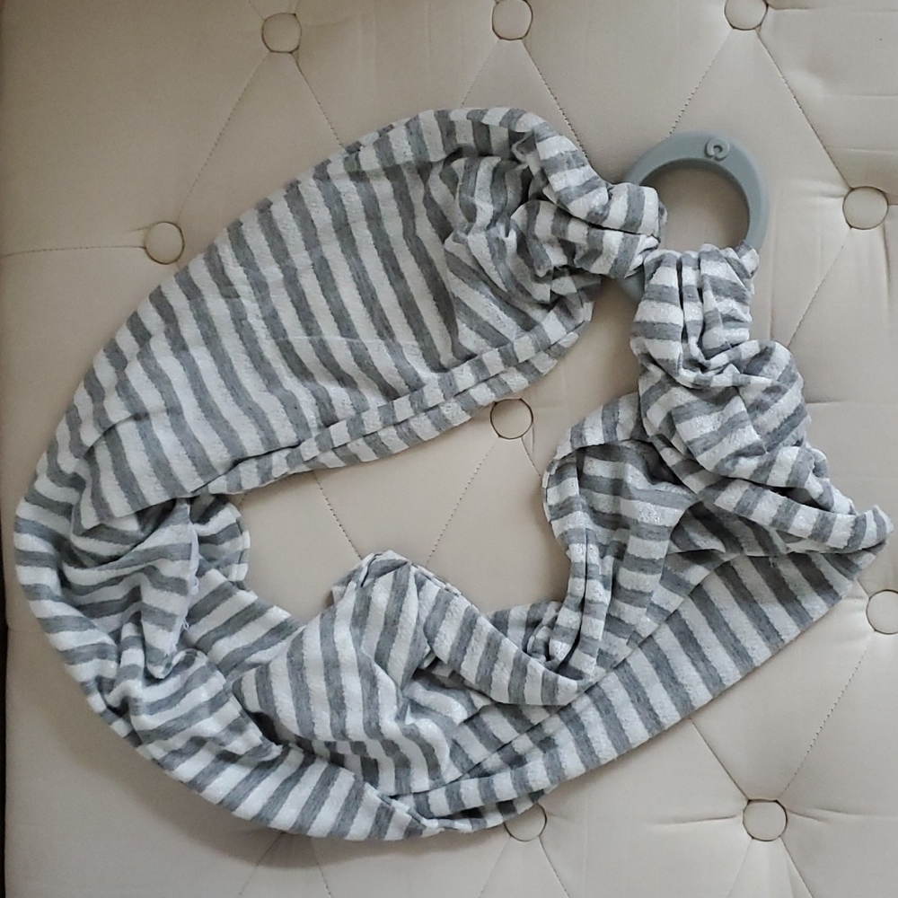 Baby teething scarf | Gray & White